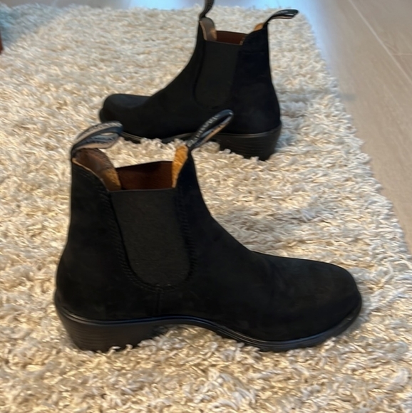 ‼️SOLD‼️Blundstone boots - Picture 1 of 4
